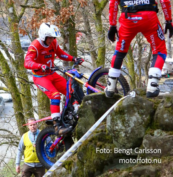 Preload previous image